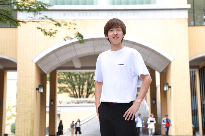 石塚 彩世
